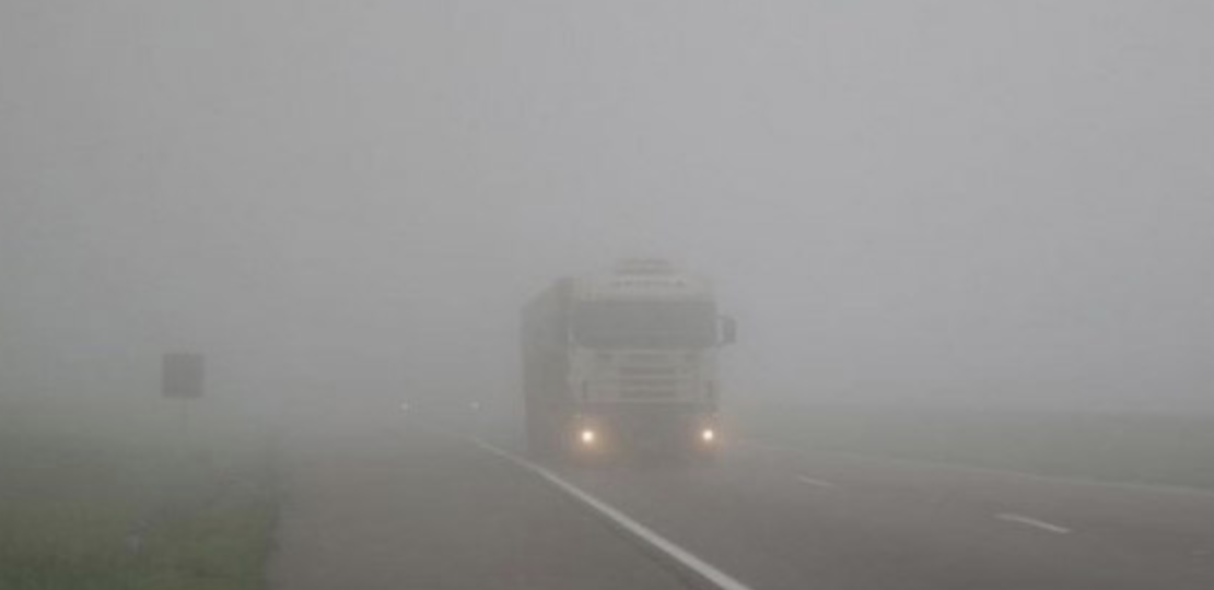 5 Tips para manejar tu camión en la niebla