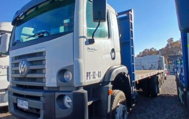 VOLKSWAGEN CONSTELLATION 31330, 6X4, 330 HP C/CARROCERIA PLANA Mecanico+IVA+5% COMISION AÑO 2022