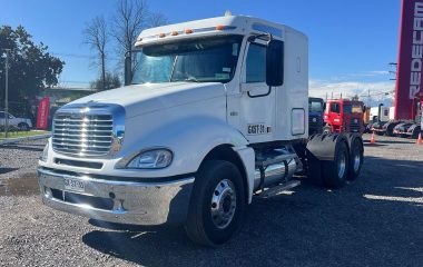 FREIGHTLINER CL120, MECANICO MOTOR IXS 450 HP 6X4+IVA+5% COMISION AÑO 2015